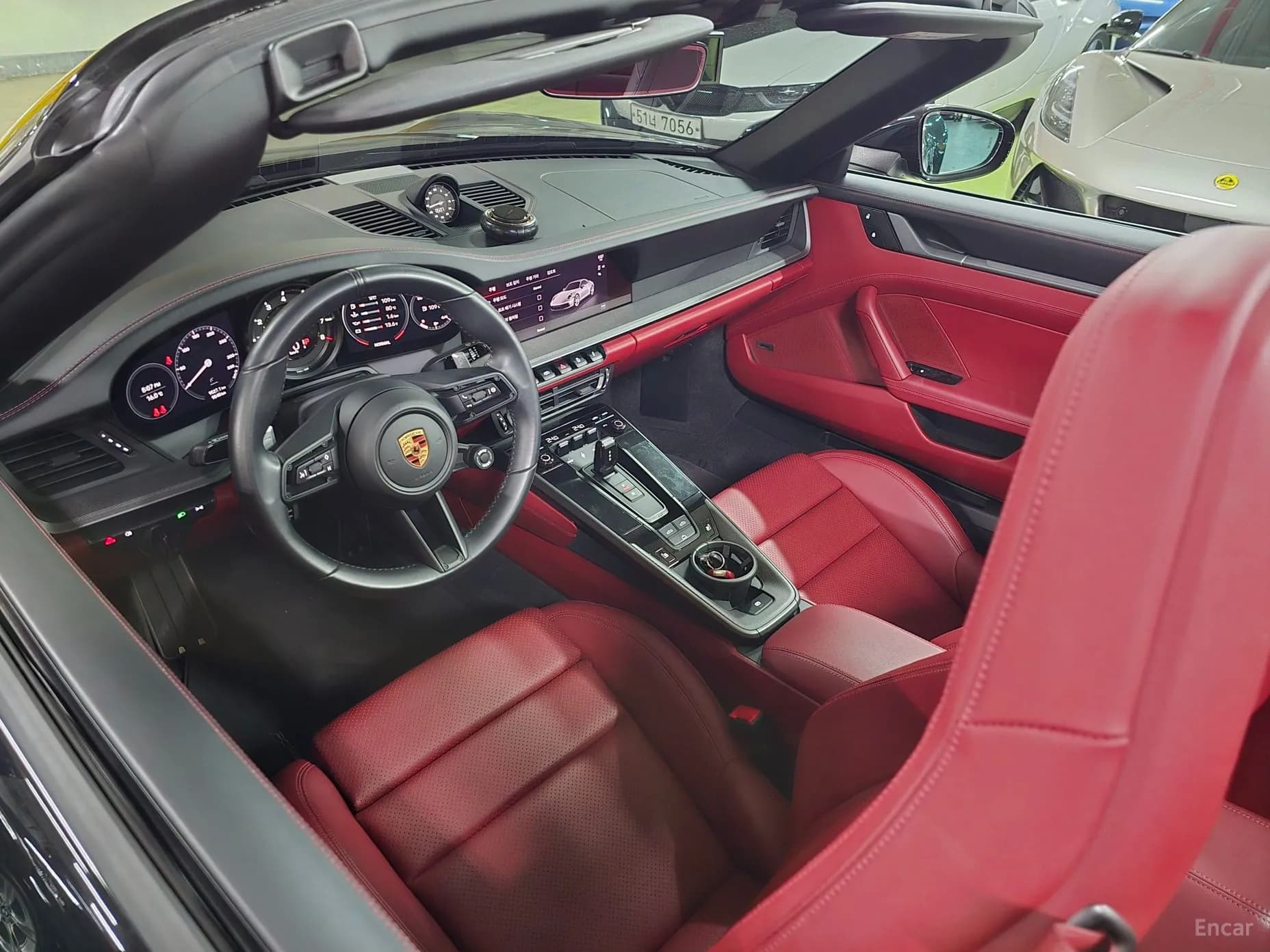 911 (992)