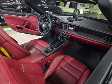 911 (992)