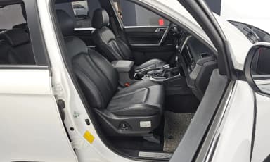 Rexton Sports Khan