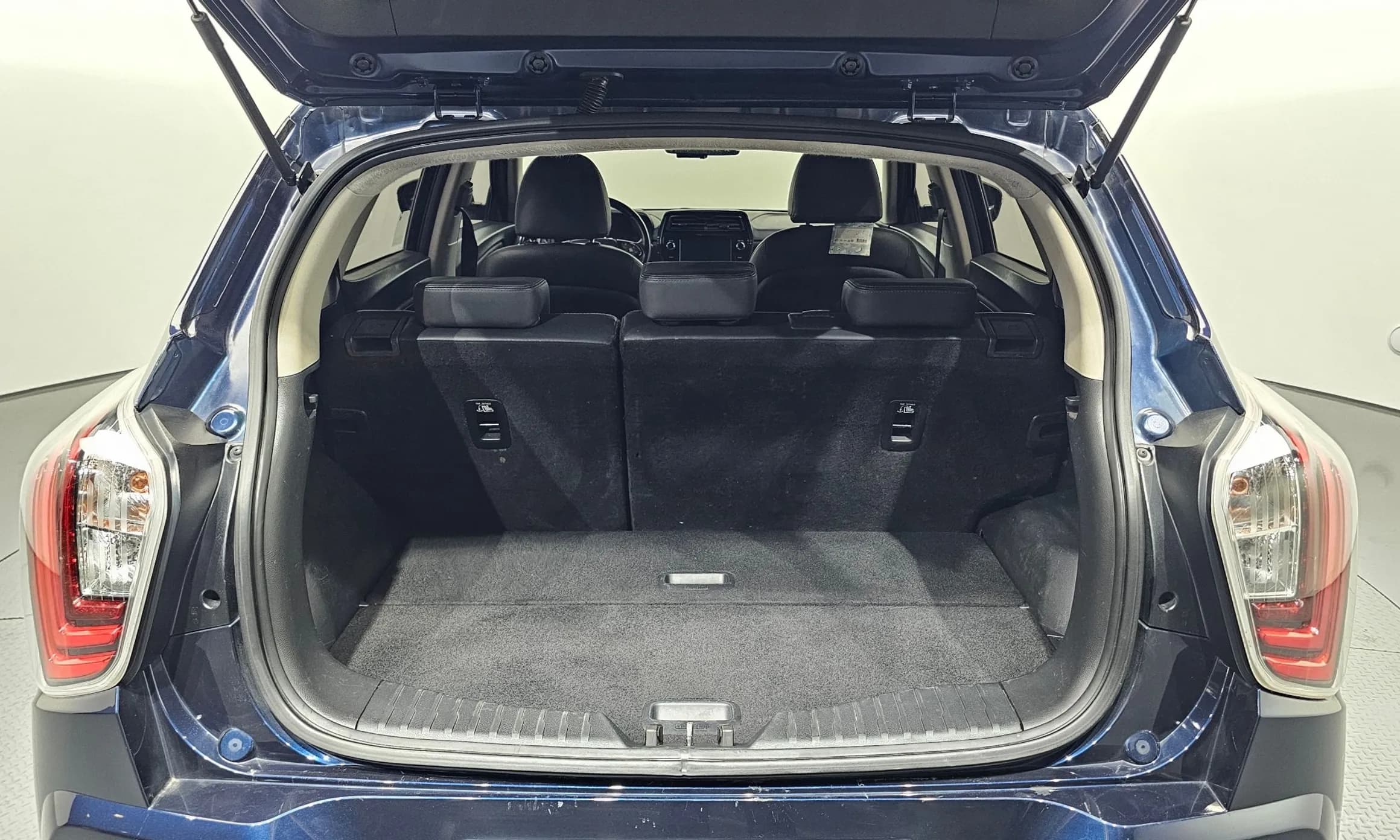 Berry New Tivoli