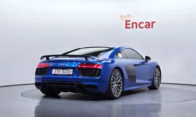 R8 (4S)