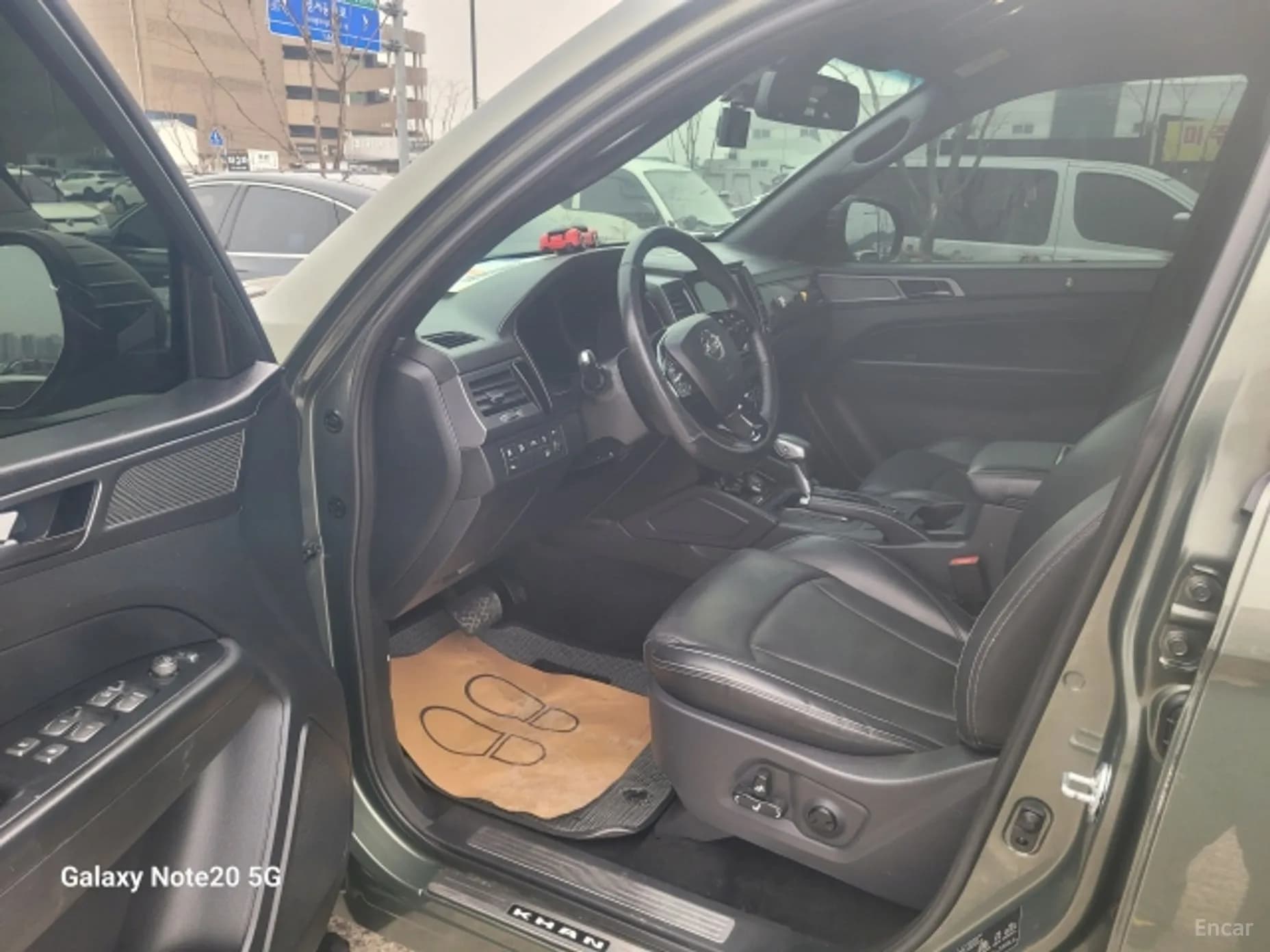 Rexton Sports Khan