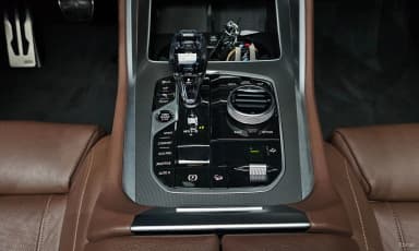 X6 (G06)