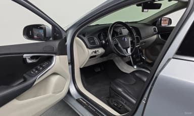 V40