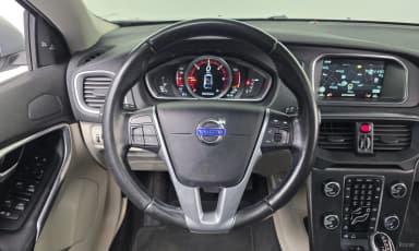 V40