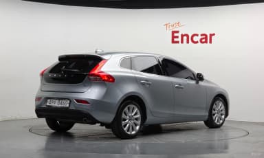 V40