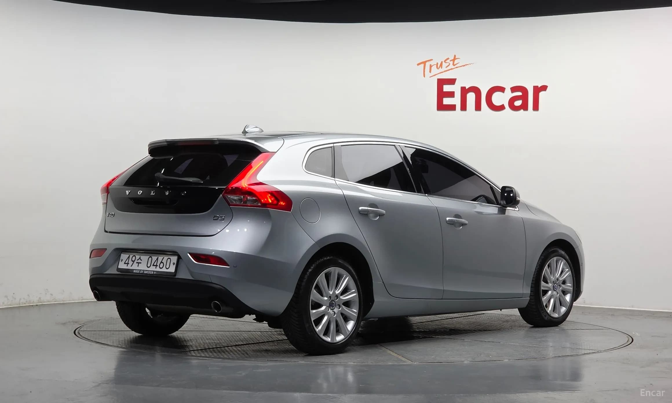 V40