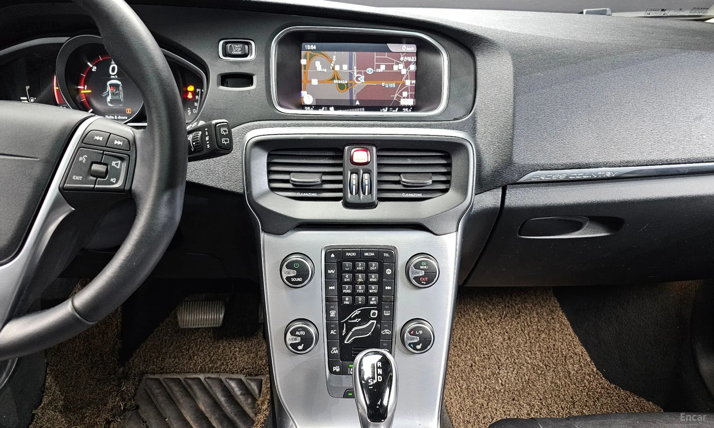 V40 Cross Country