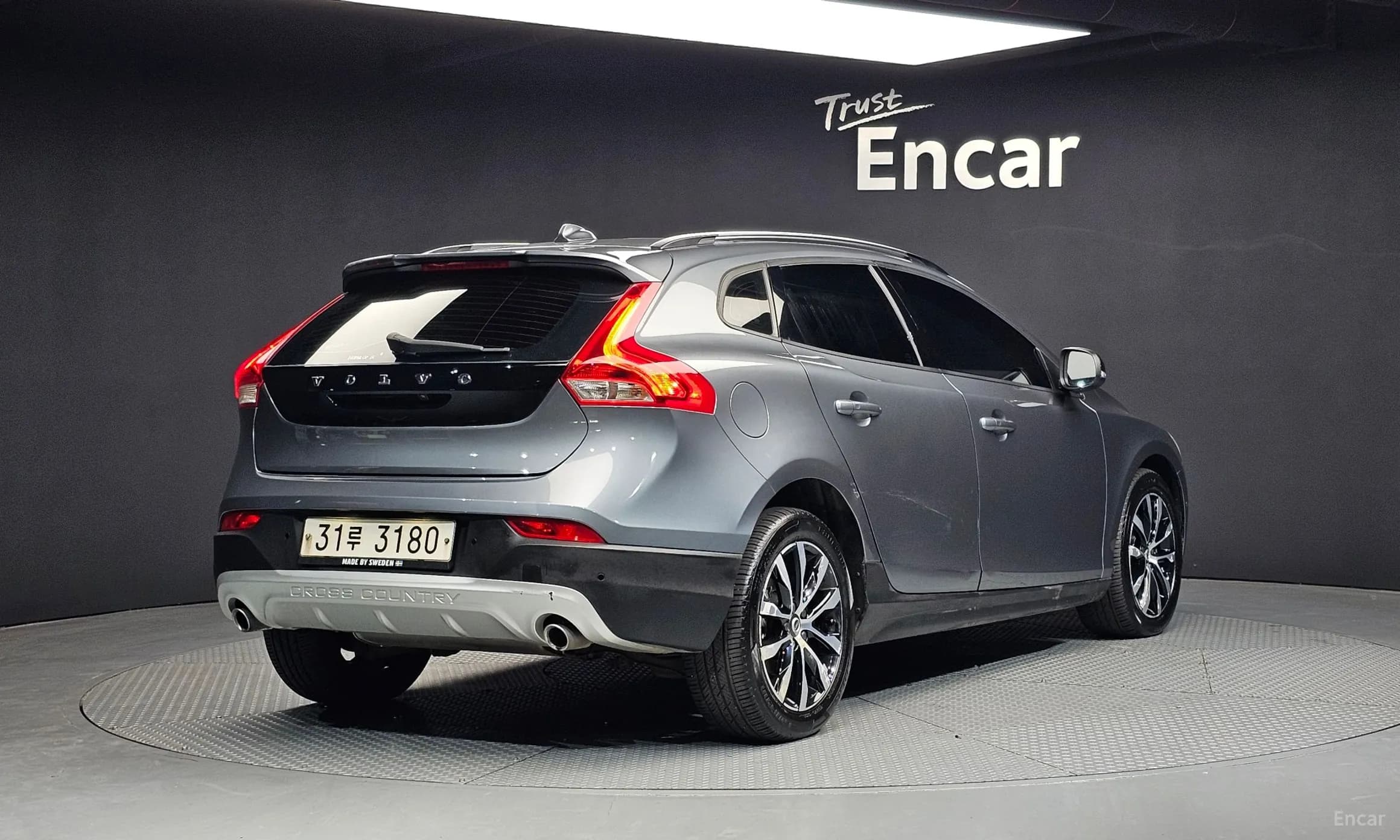V40 Cross Country