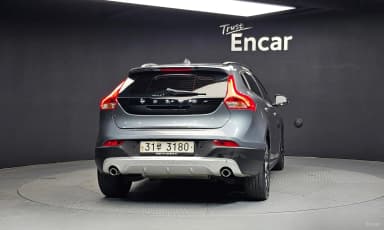 V40 Cross Country
