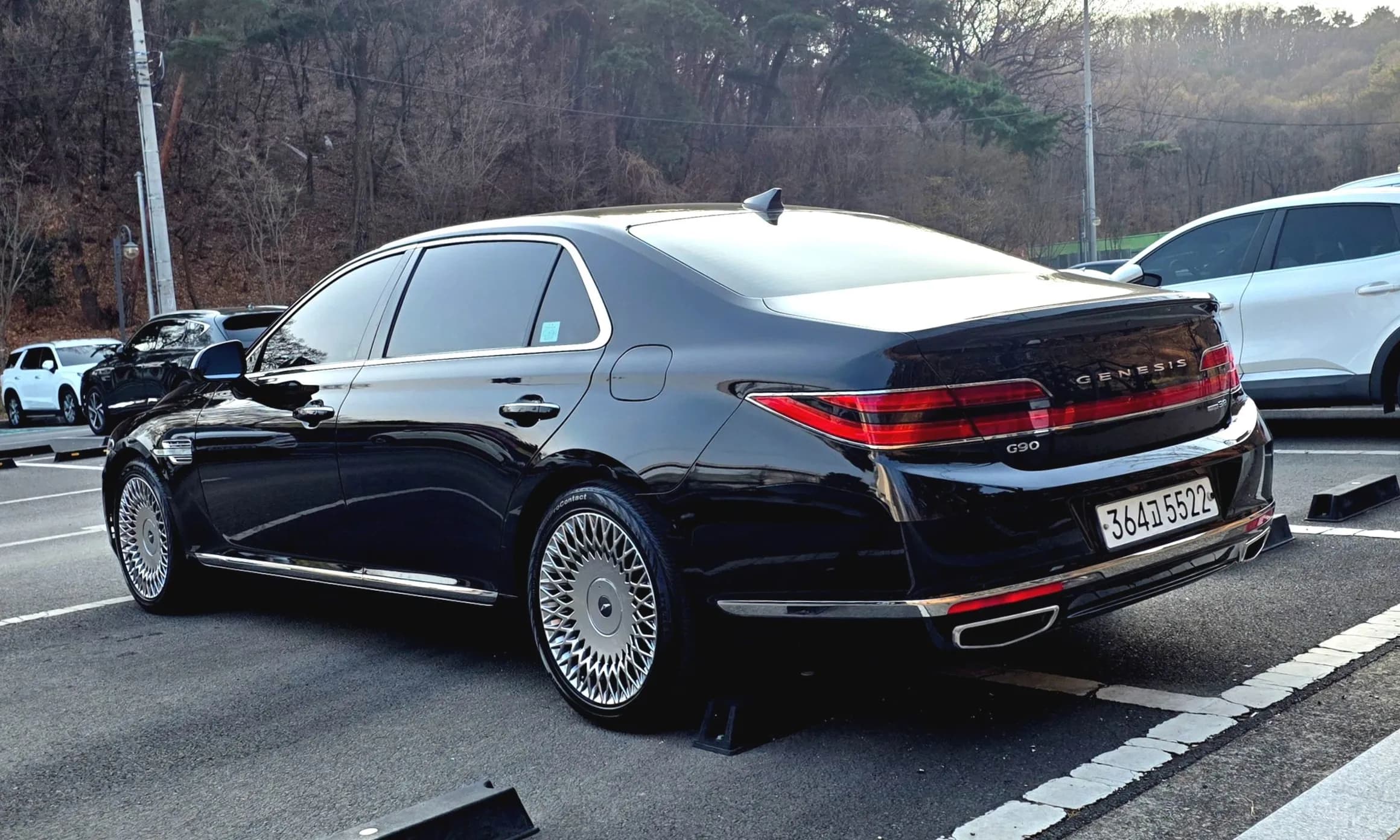 G90