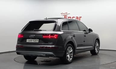 Q7 (4M)