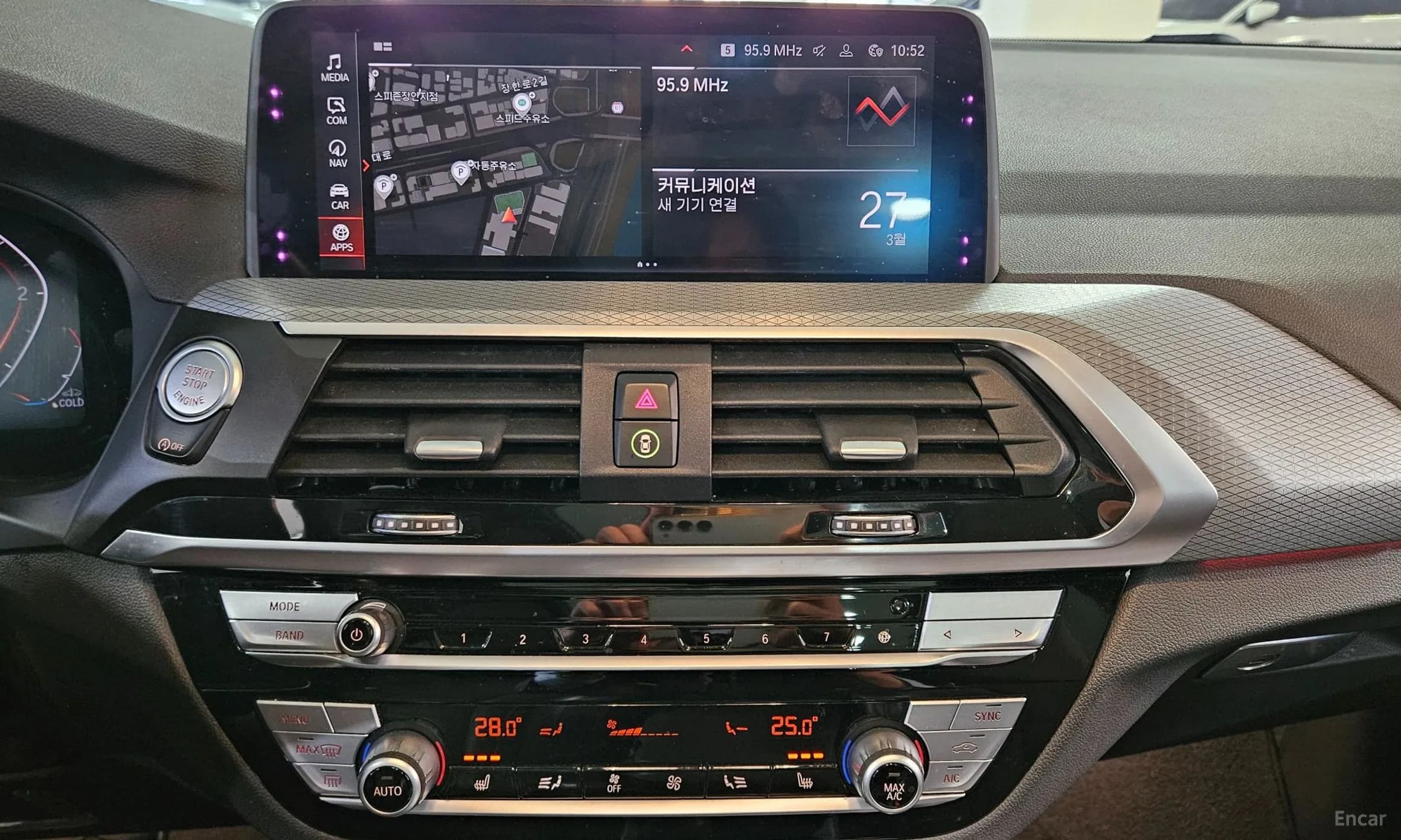 X3 (G01)