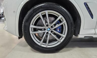 X3 (G01)