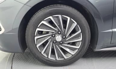 Sonata Hybrid (DN8)