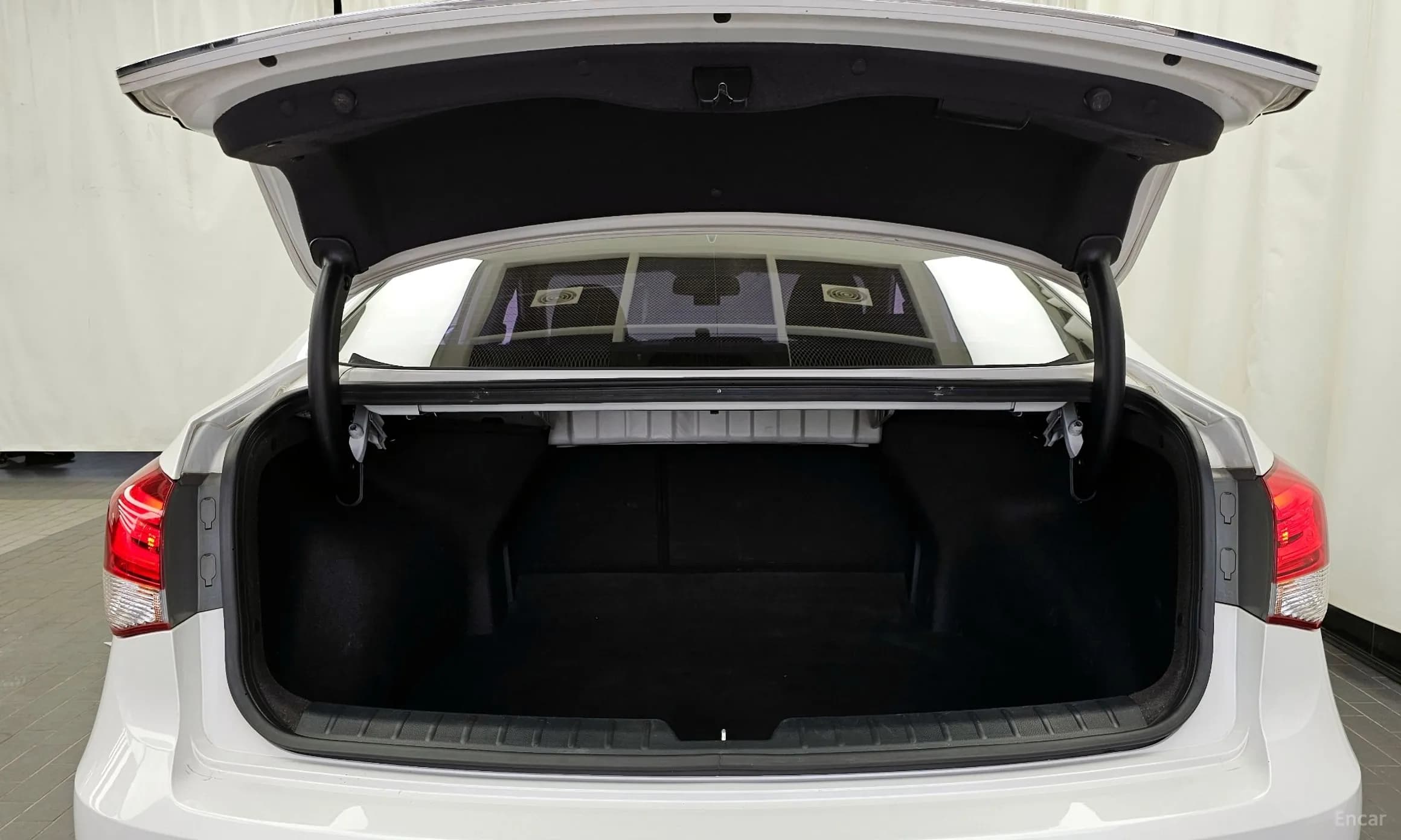 i40 saloon