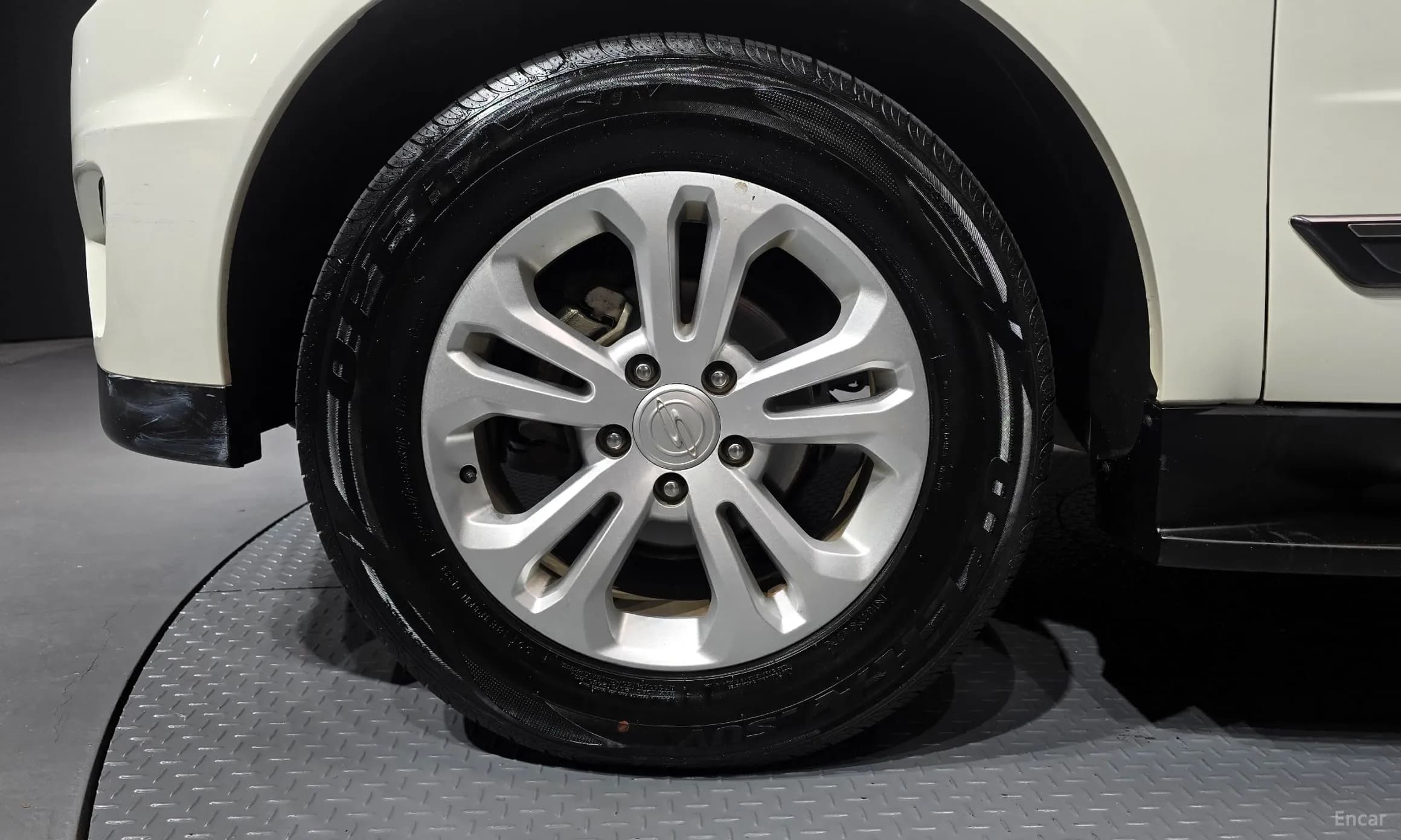 Korando Sports