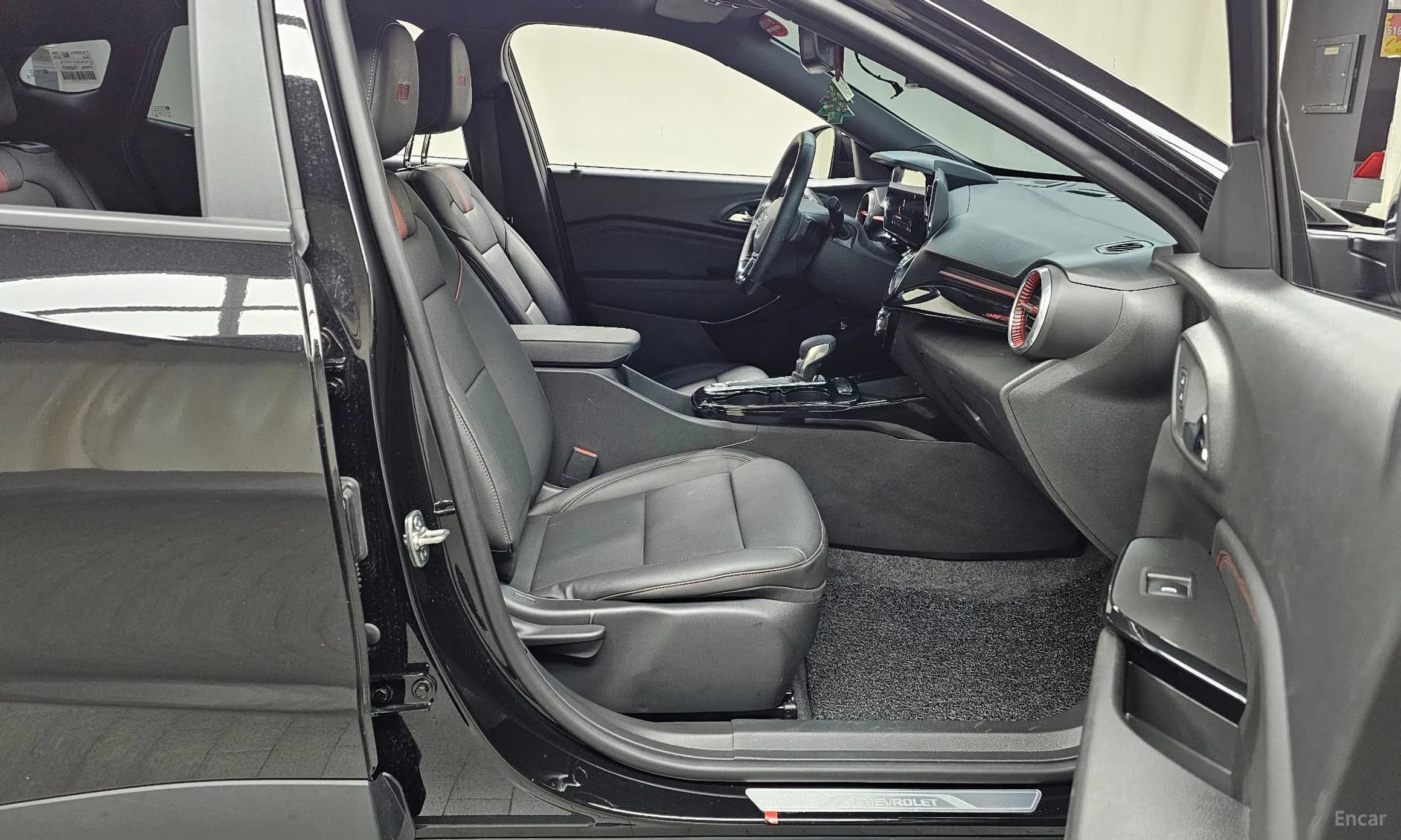 Trax Crossover