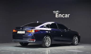 ES300h 7th Generation