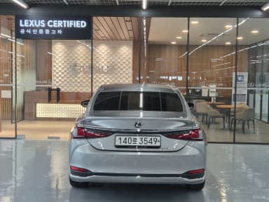 ES300h 7th Generation