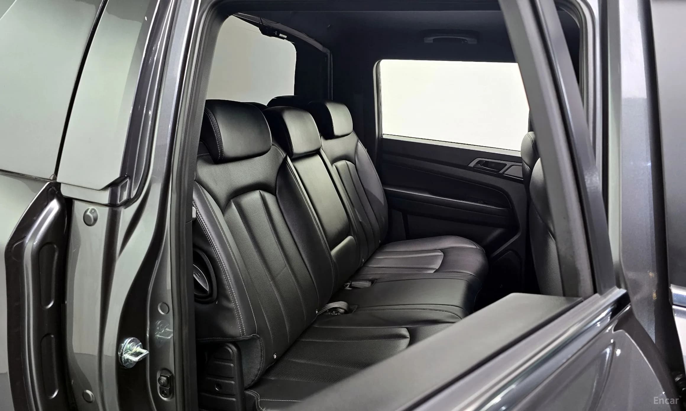 Rexton Sports Khan
