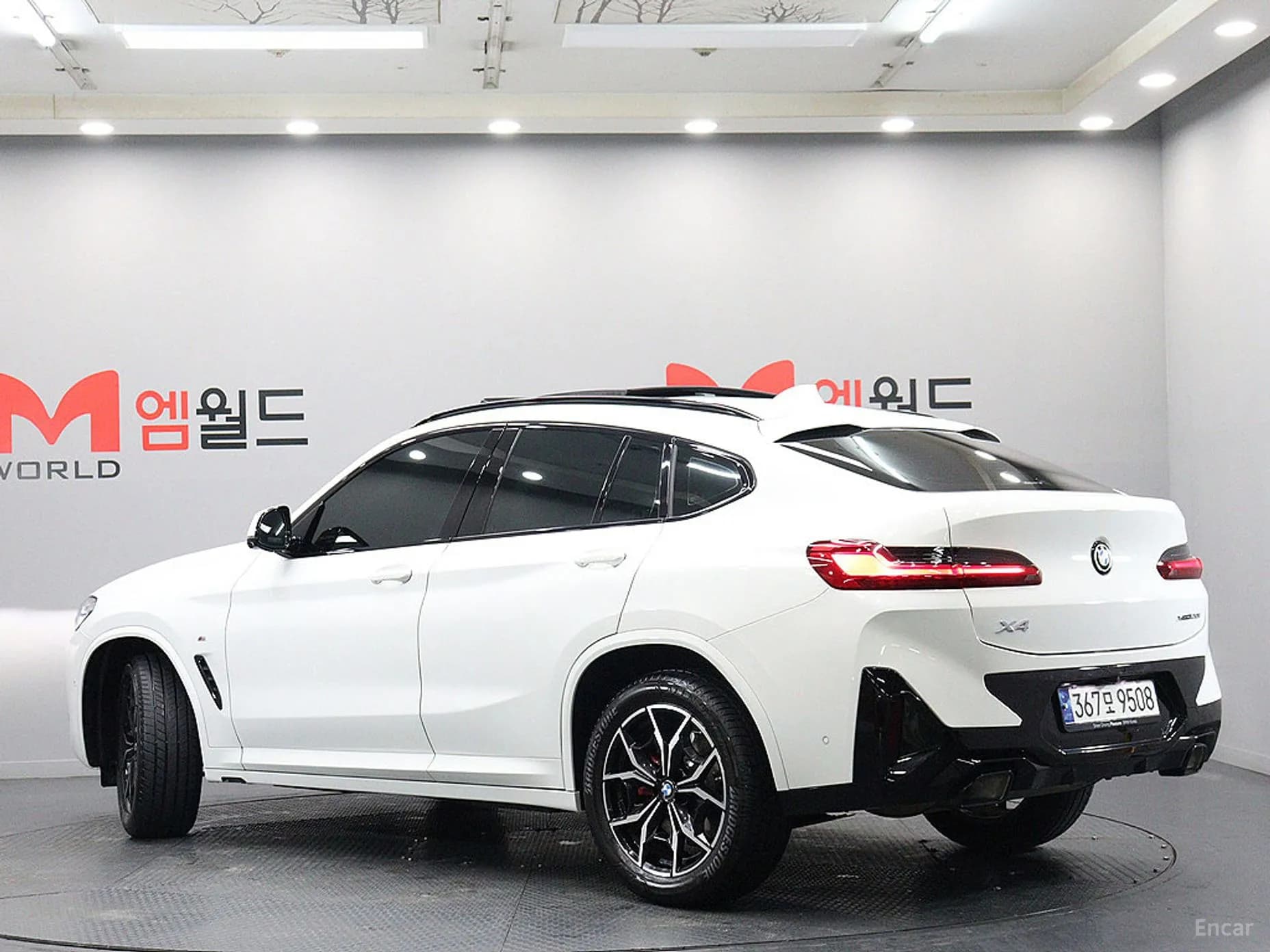 X4 (G02)