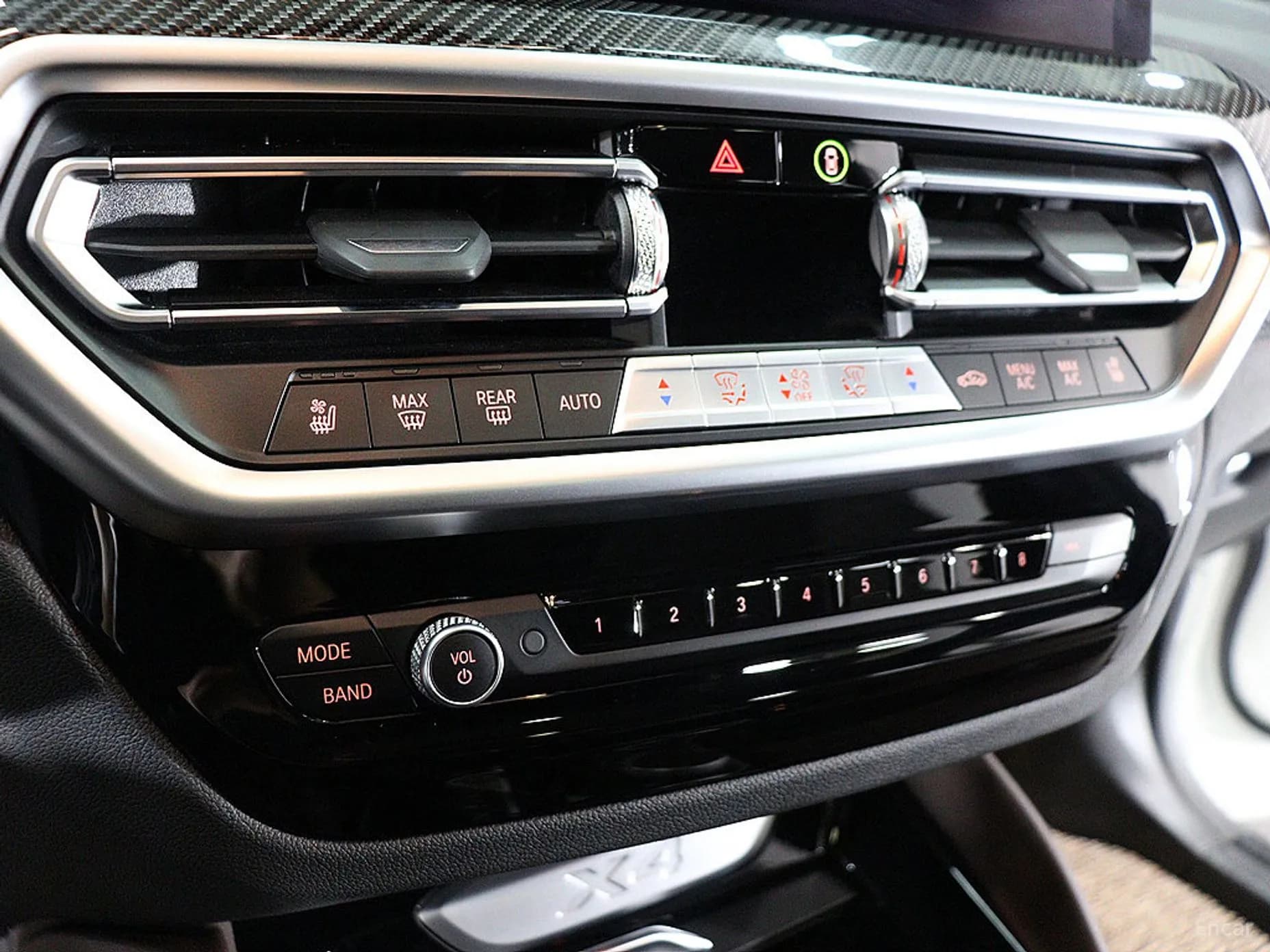 X4 (G02)