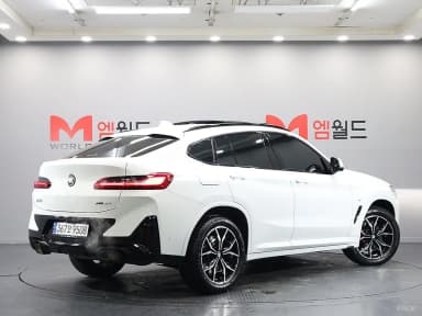 X4 (G02)