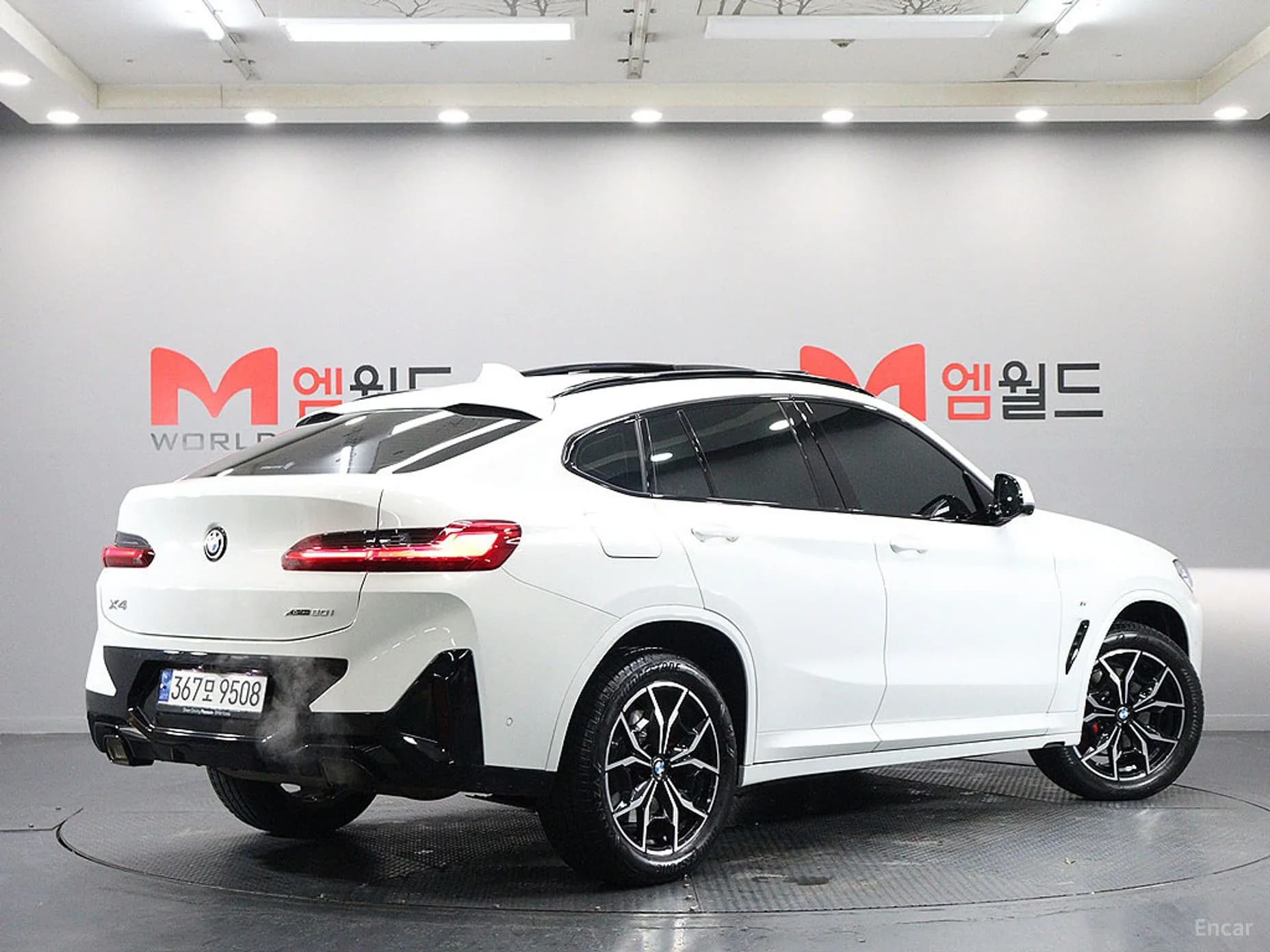 X4 (G02)
