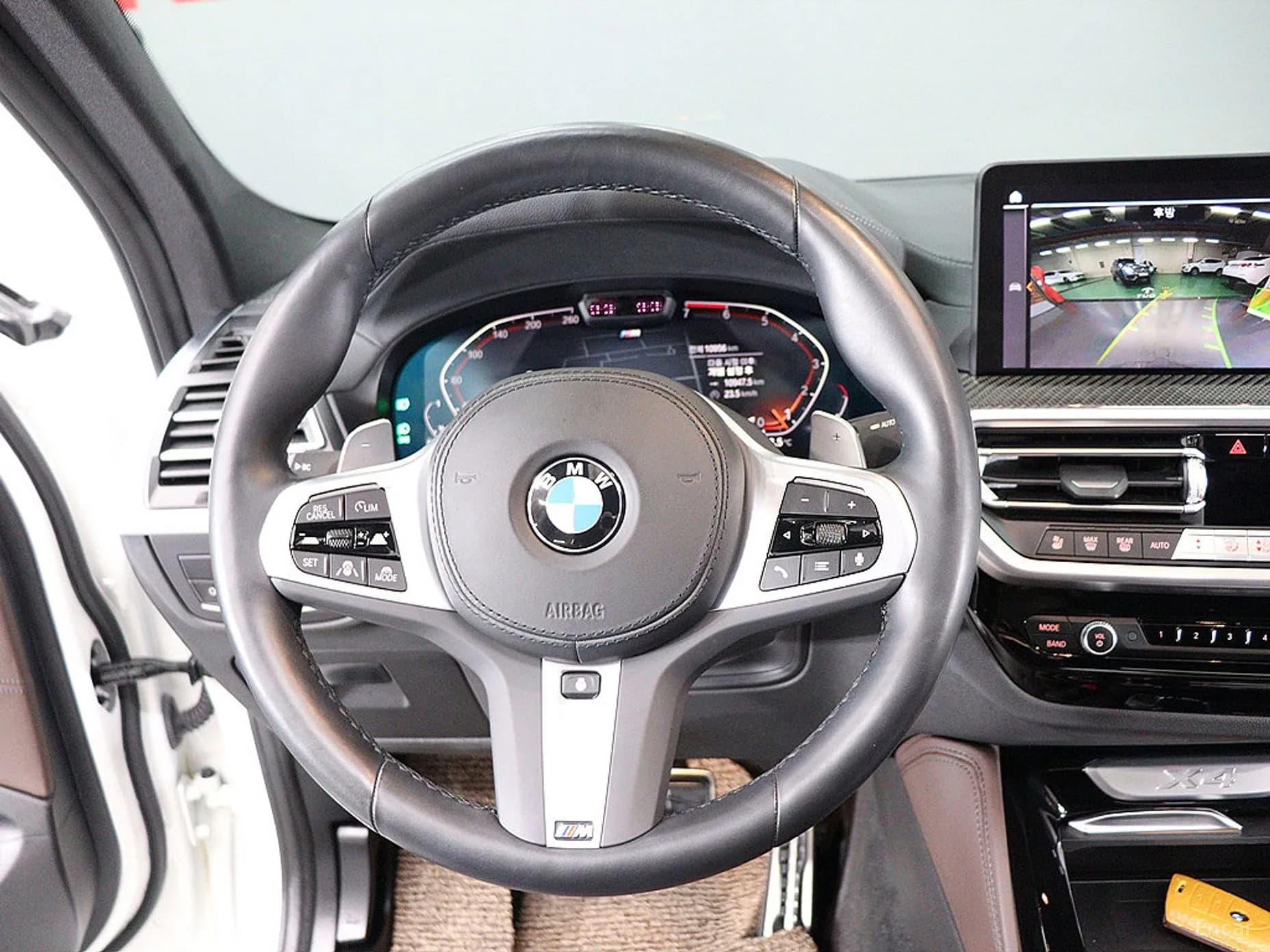 X4 (G02)