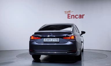 ES300h 7th Generation