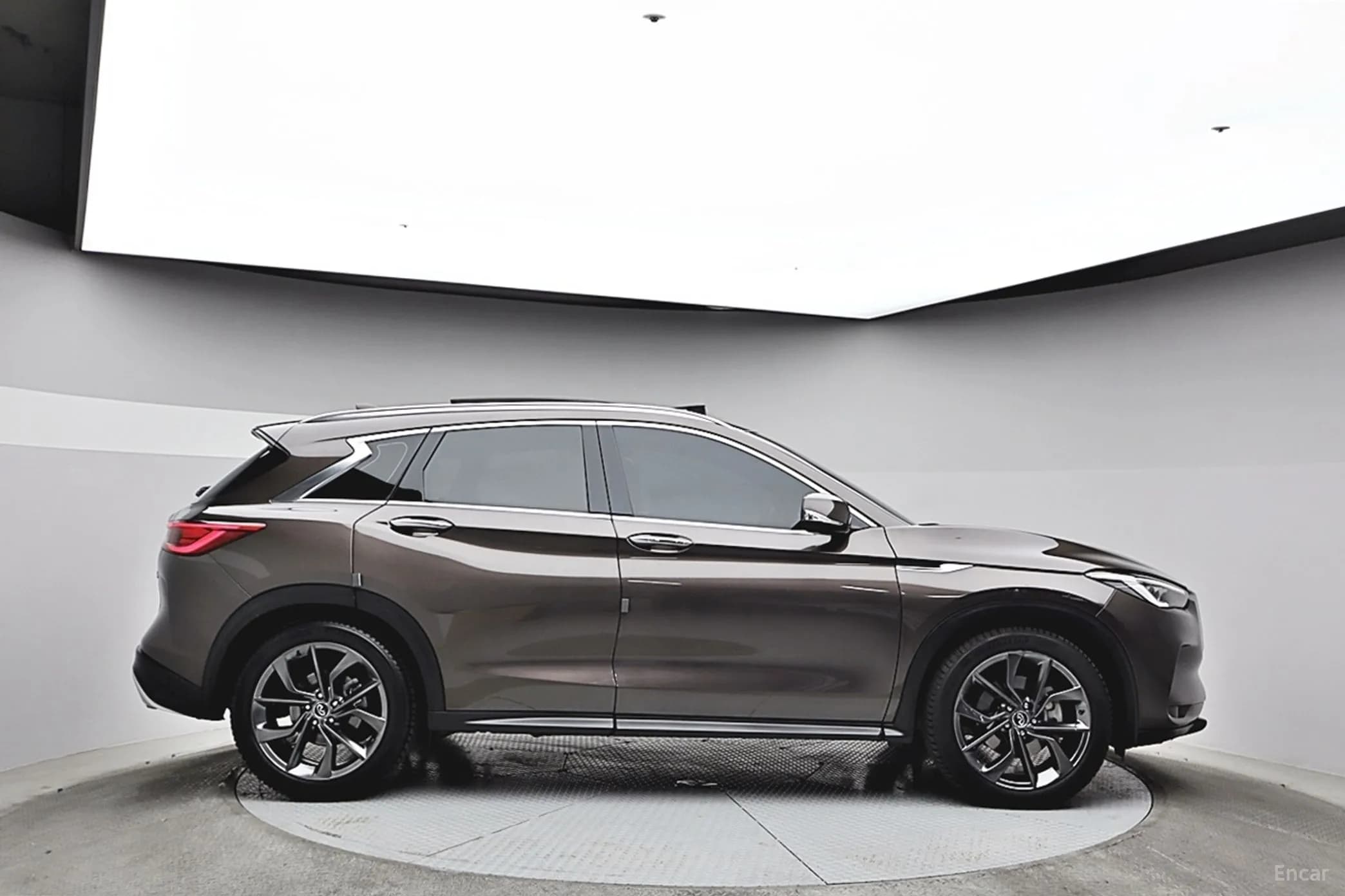 QX50 (P71A)