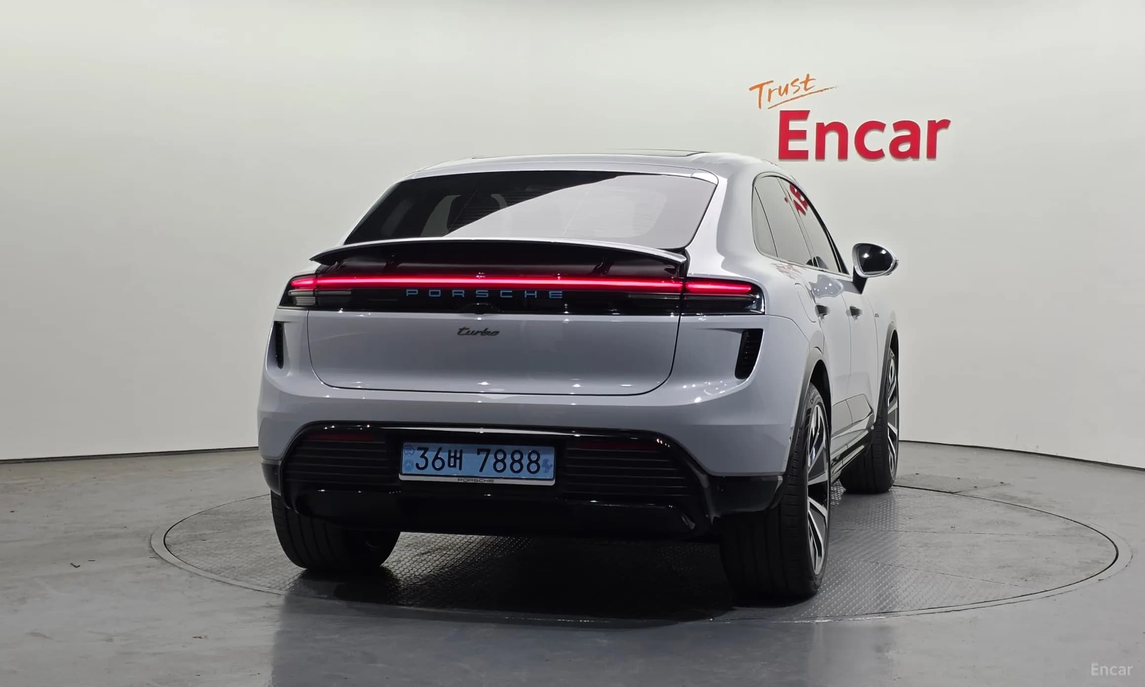 Macan EV