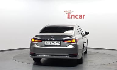 ES300h 7th Generation