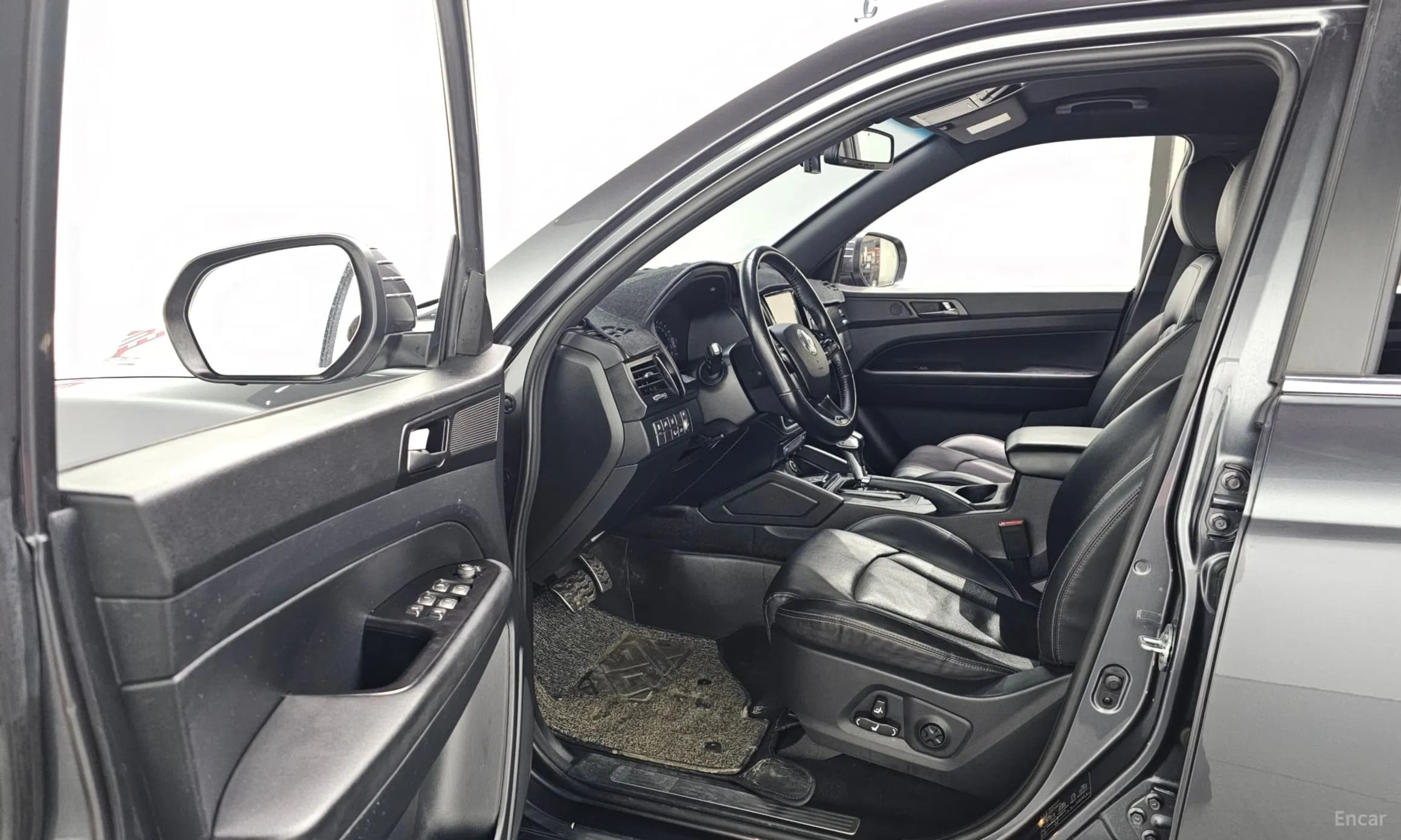 Rexton Sports Khan