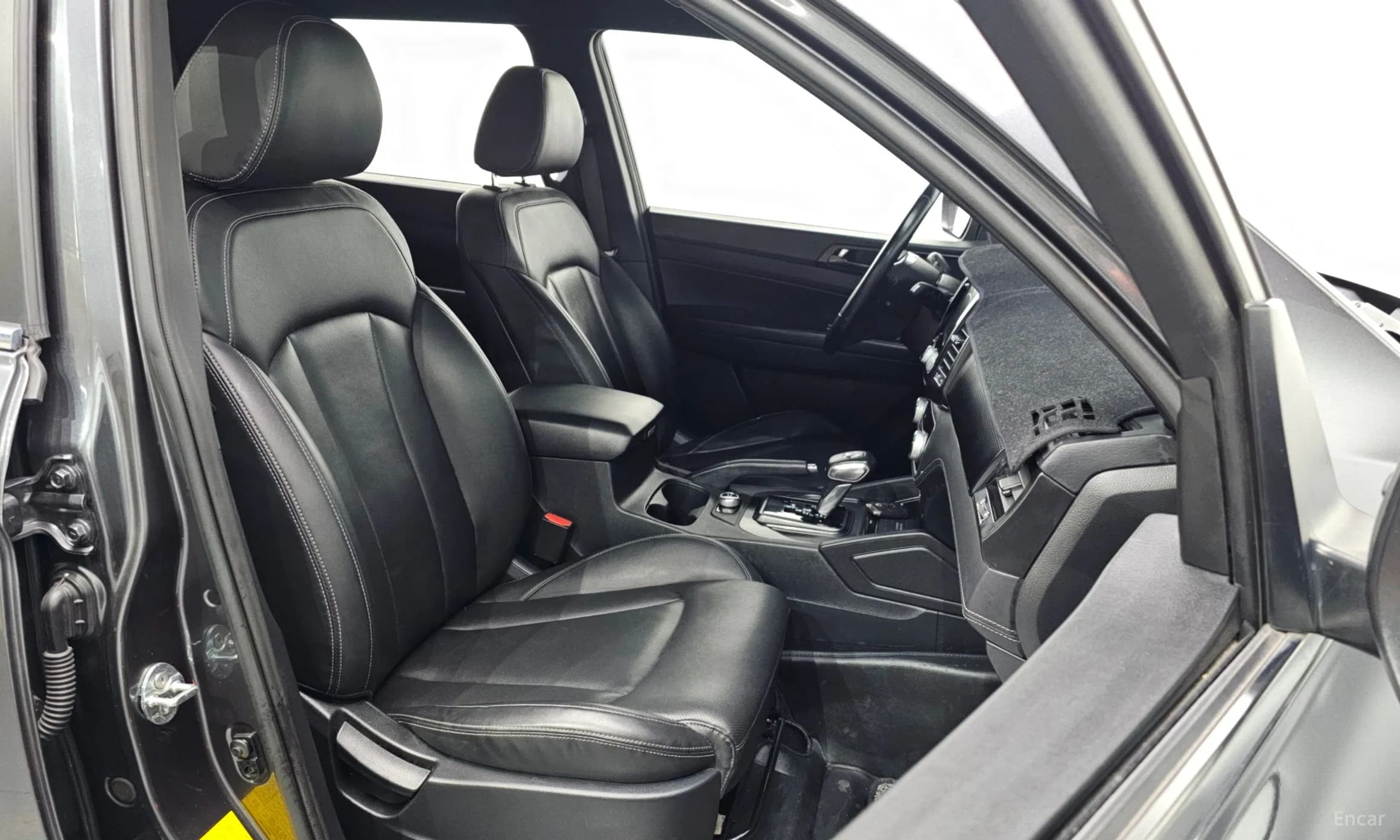 Rexton Sports Khan