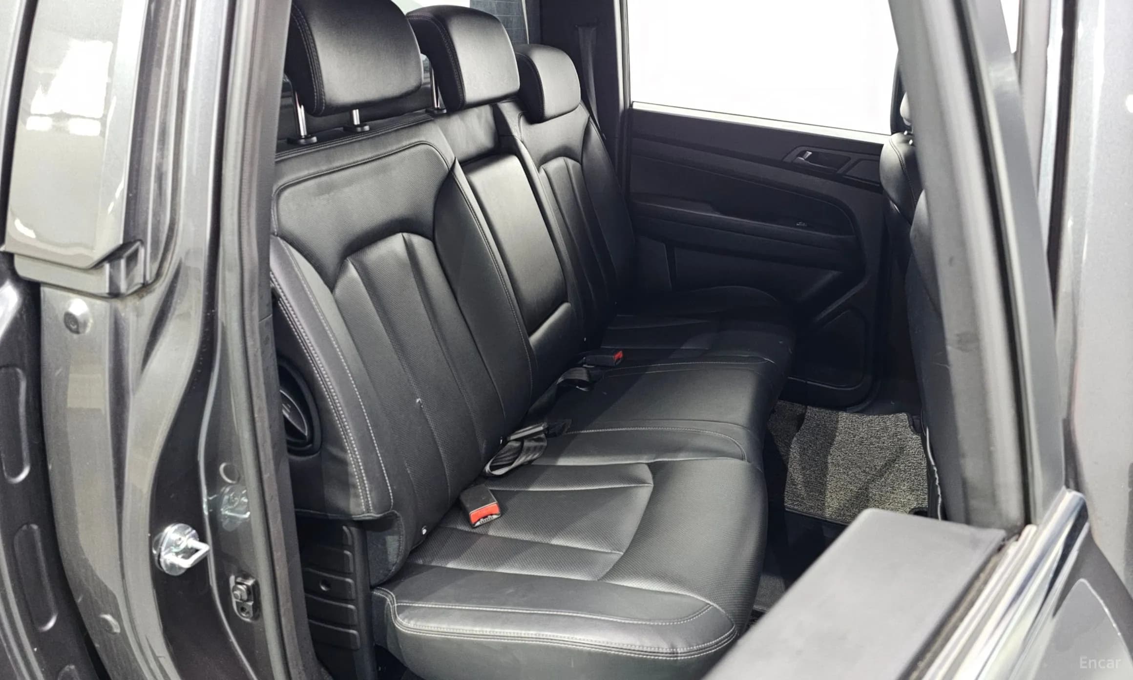 Rexton Sports Khan
