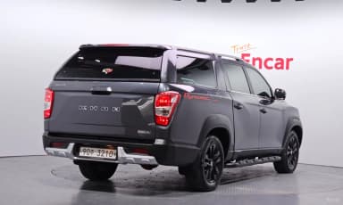 Rexton Sports Khan