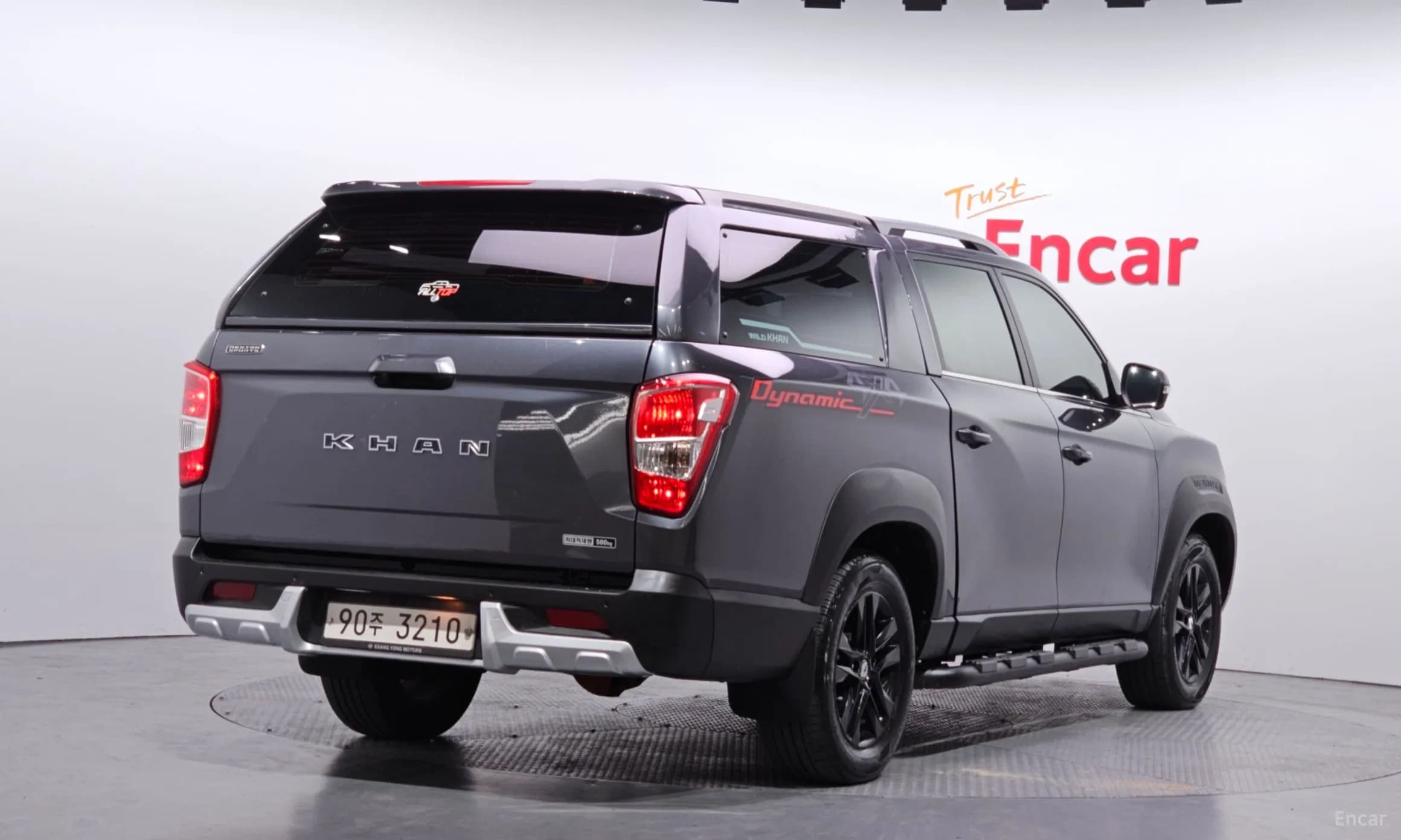 Rexton Sports Khan
