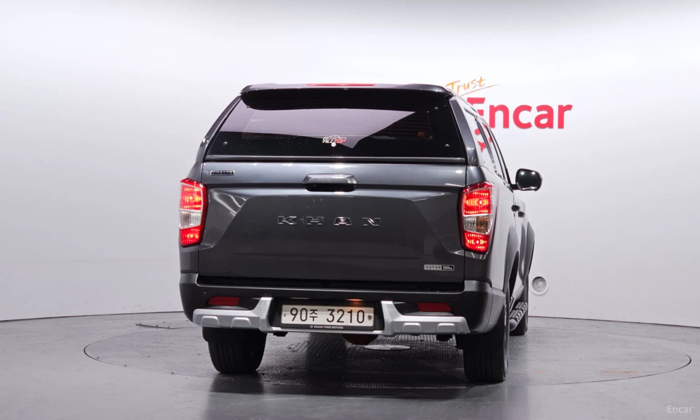 Rexton Sports Khan