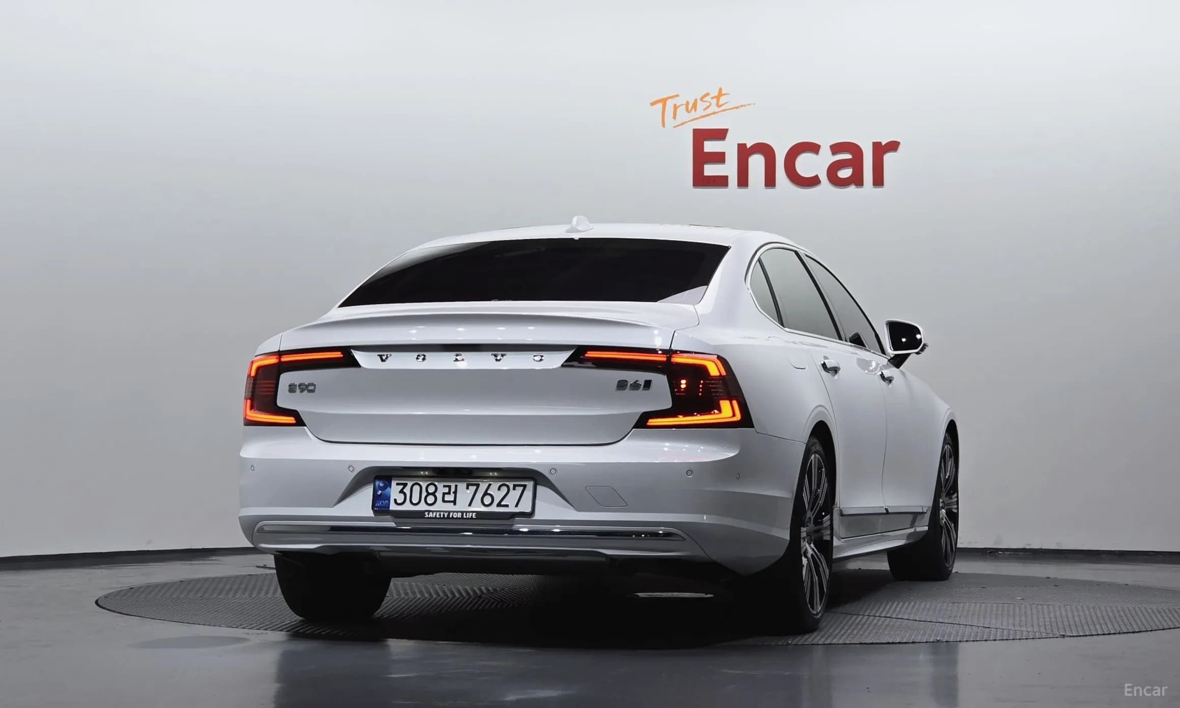 S90
