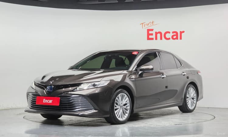 Camry (XV70)