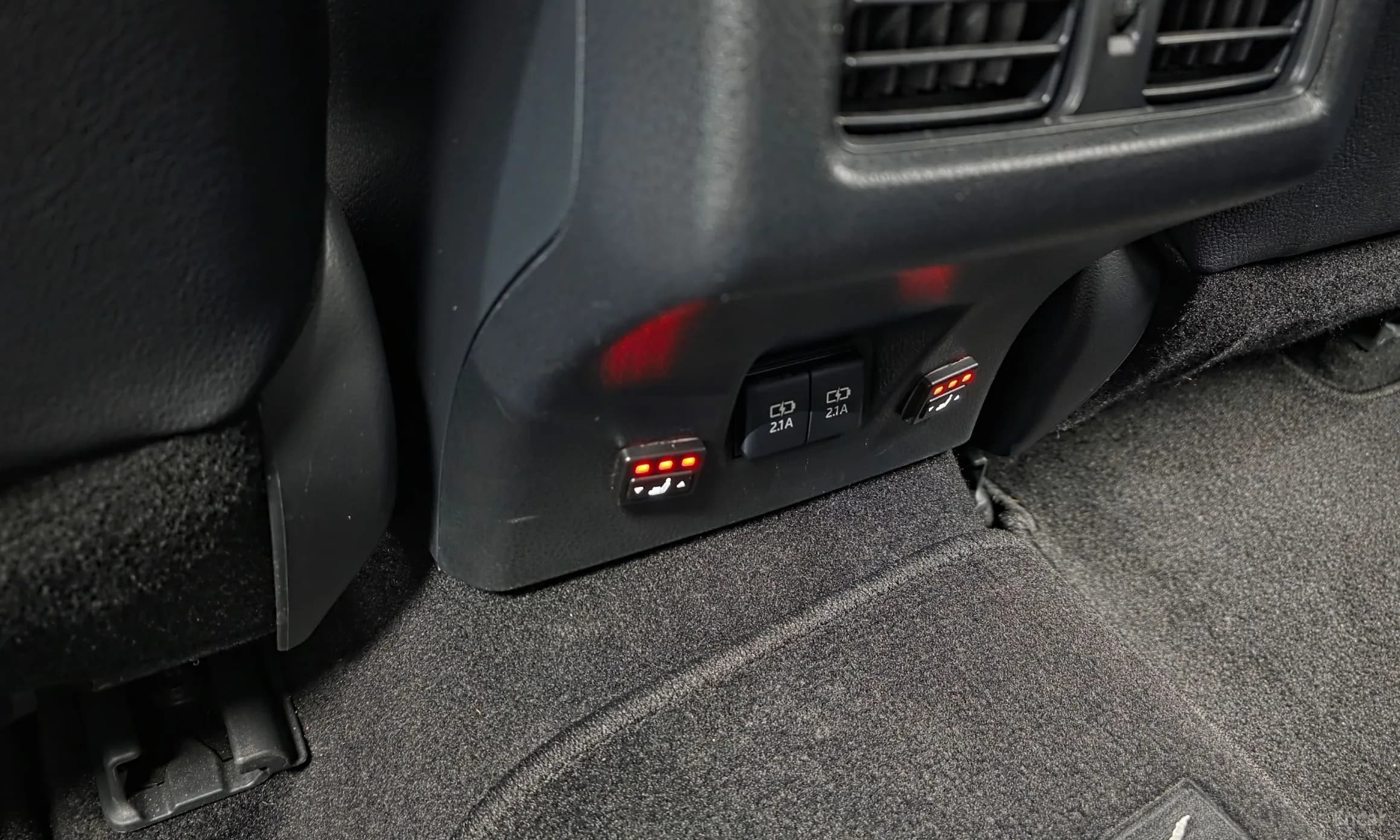 Camry (XV70)