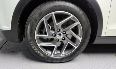 Berry New Tivoli