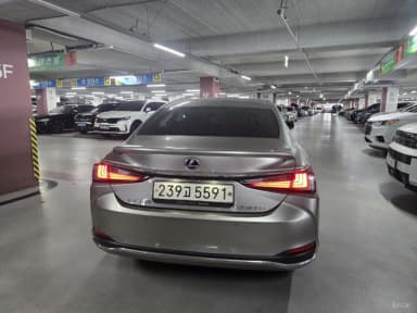 ES300h 7th Generation
