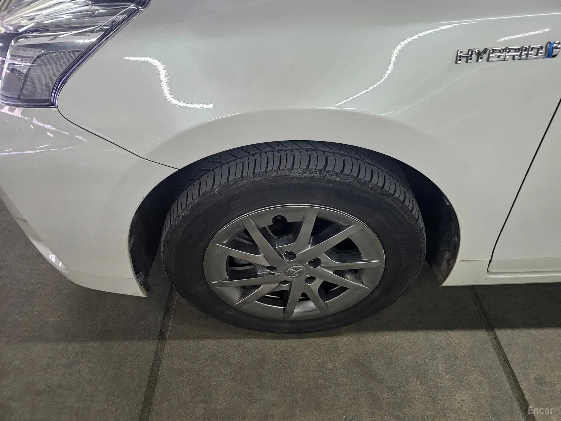 Prius V