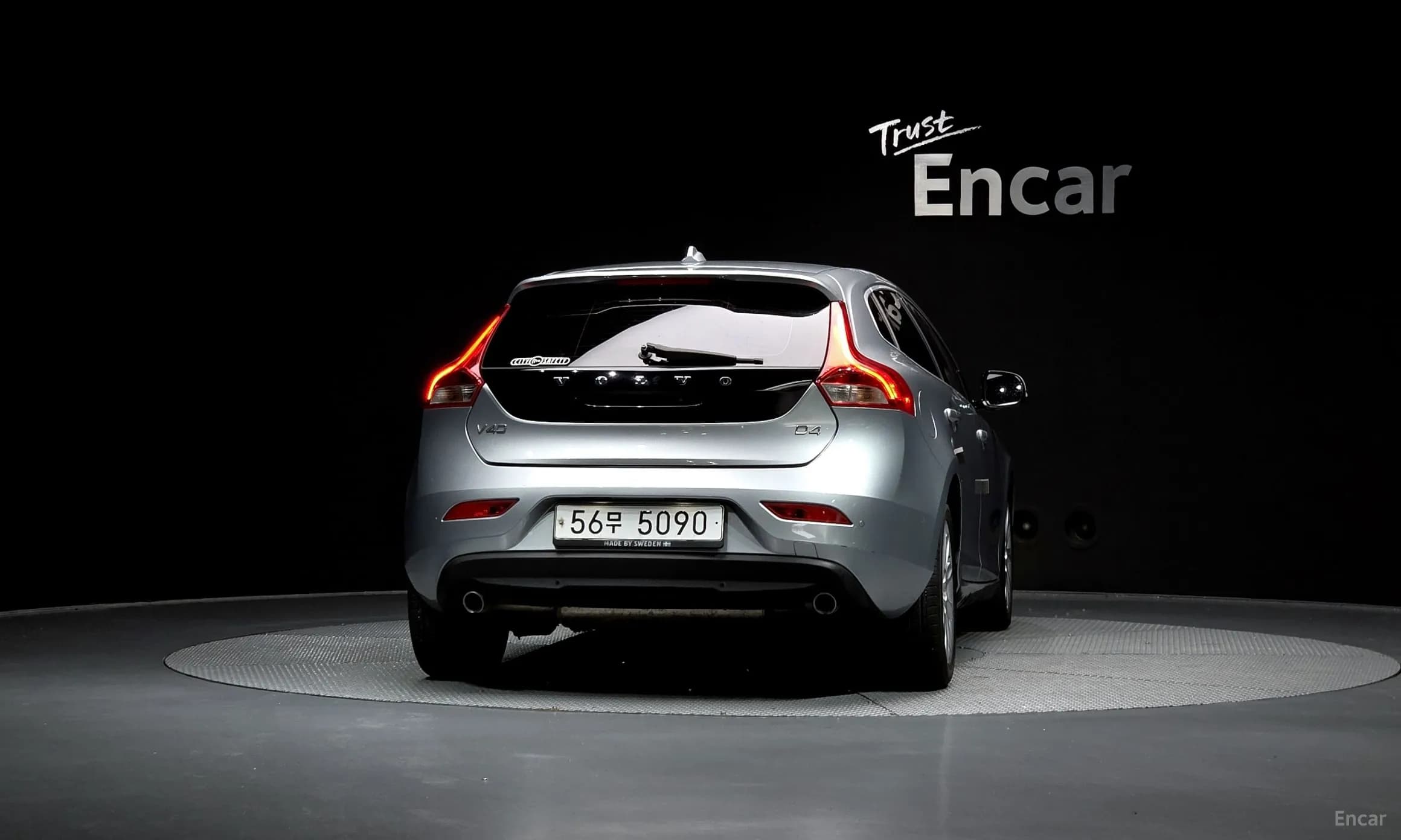 V40