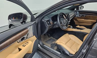 S90