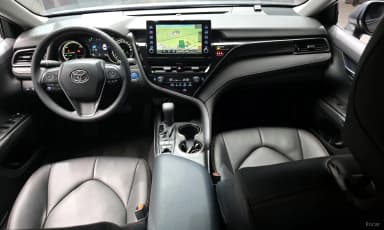Camry (XV70)