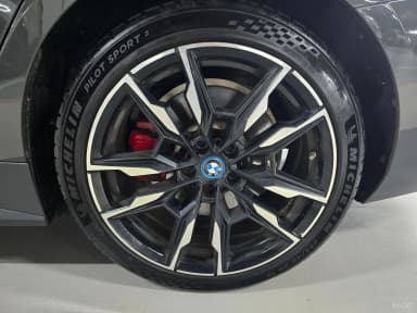 i4
